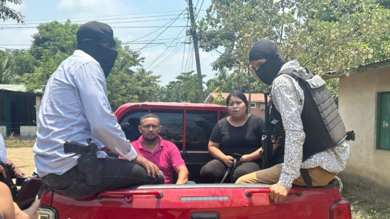 Capturan a pareja por maltratar a su hijo de 4 años en La Ceiba