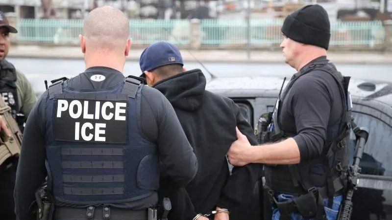 Nueva ley obliga a policías a entregar indocumentados a autoridades migratorias