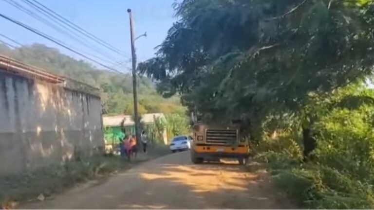 Niño pierde la vida al chocar en su bicicleta contra un bus en Yoro