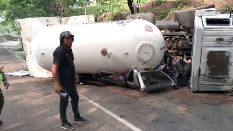vuelco camión cisterna muertos en Venezuela