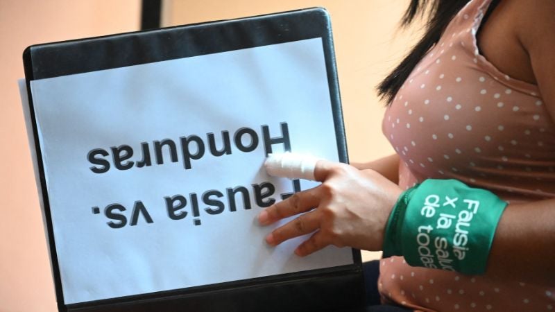 Violada y forzada a ser madre, una mujer acusa a Honduras ante la ONU