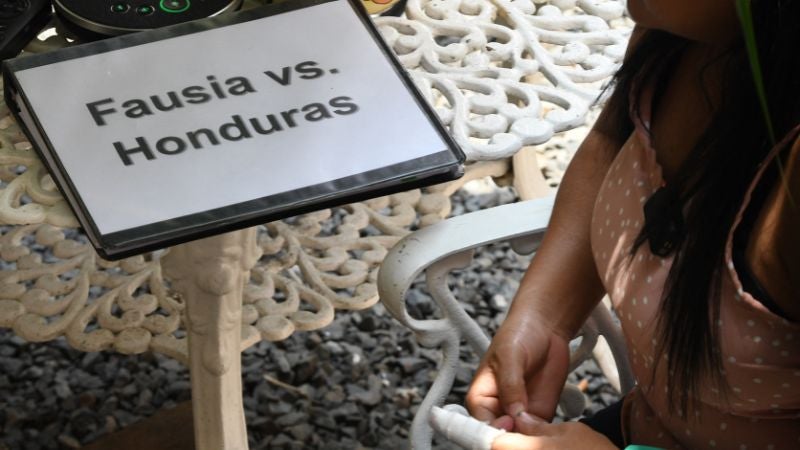 Violada y forzada a ser madre, una mujer acusa a Honduras ante la ONU