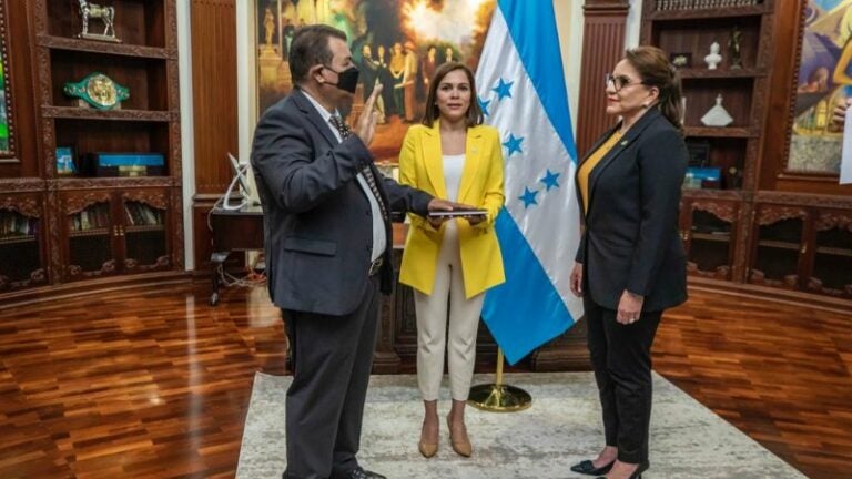 Xiomara Castro lamenta la muerte del embajador de Honduras en Rusia