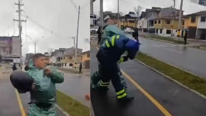 motociclista golpe a agente