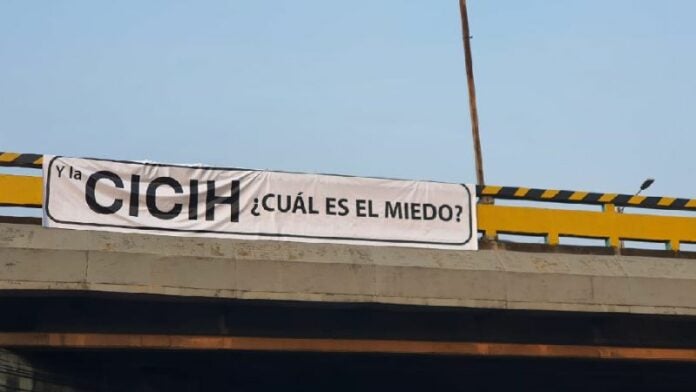 pancartas sobre CICIH Tegucigalpa