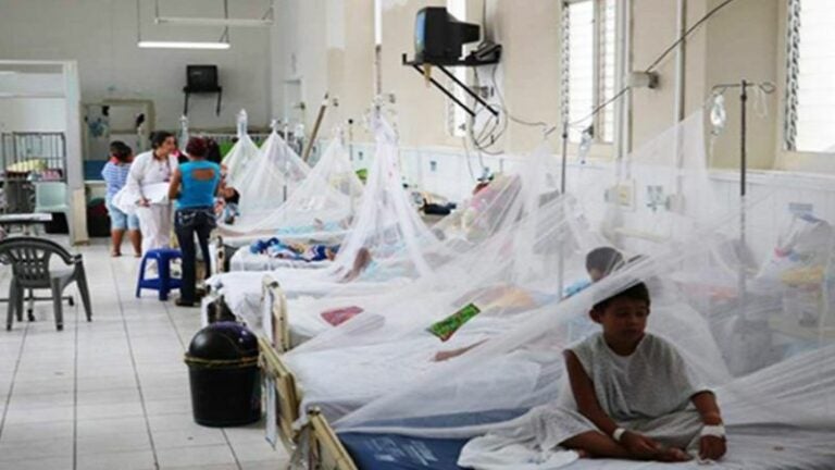 Niños con dengue