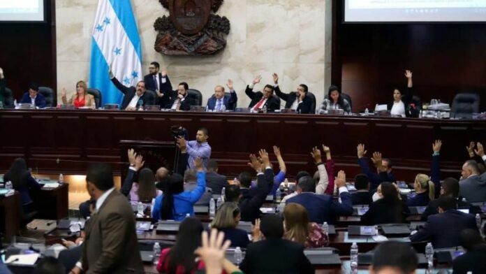 Congreso aprueba reformas al código penal