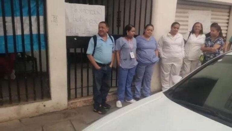 Empleados del Centro de Salud El Chile, en TGU, exigen seguridad tras asaltos