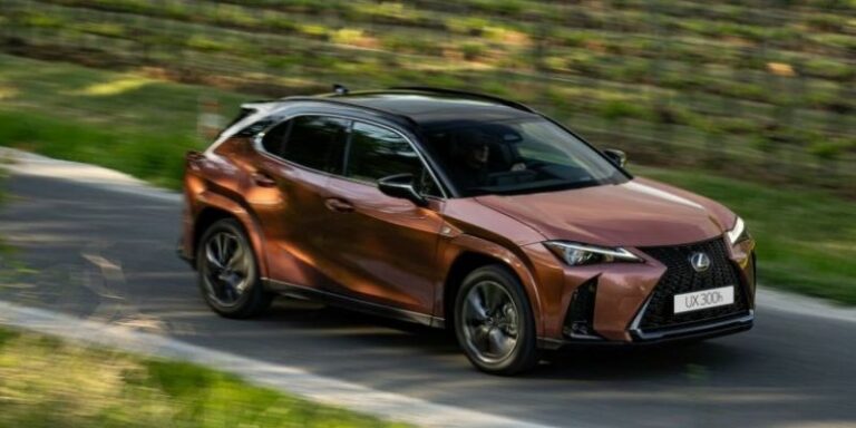 Lexus presenta su UX 2024, una camioneta potente y eficaz