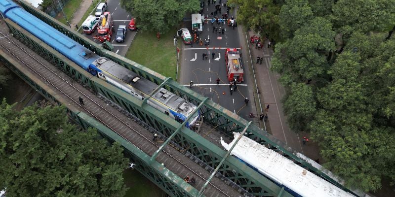 Asienden a casi 100 los heridos en un Choque de trenes en Argentina