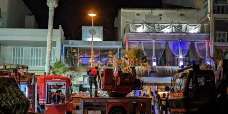 Al menos cuatro muertos y veinte heridos por derrumbe de un restaurante en España