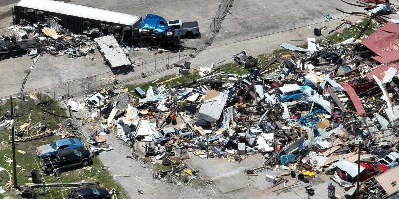 Alarmante: Fallecidos por tornados ascienden a 21 en EEUU