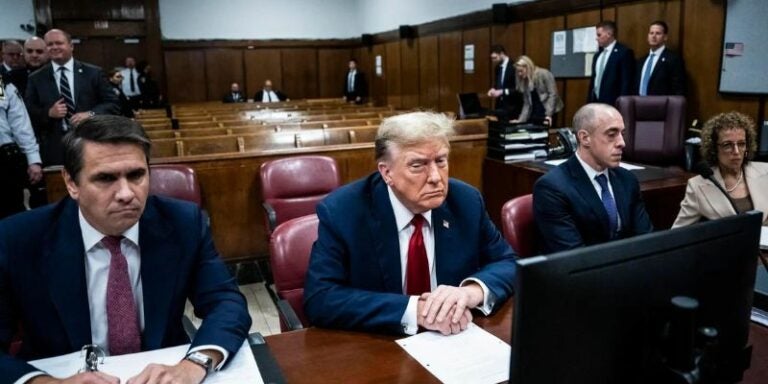 Fiscalía afirma tener "fuertes evidencias" contra Trump en recta final del juicio en Nueva York