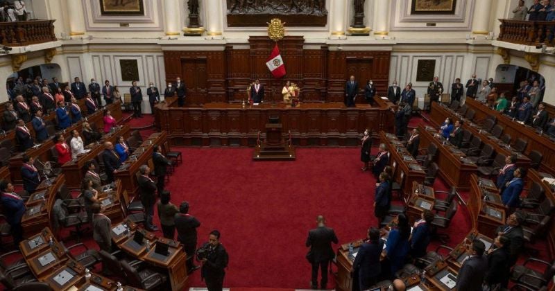 Fiscalía de Perú denuncia a presidenta Dina Boluarte