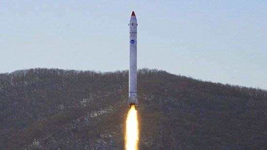 Fracasa lanzamiento de satélite de Corea del Norte