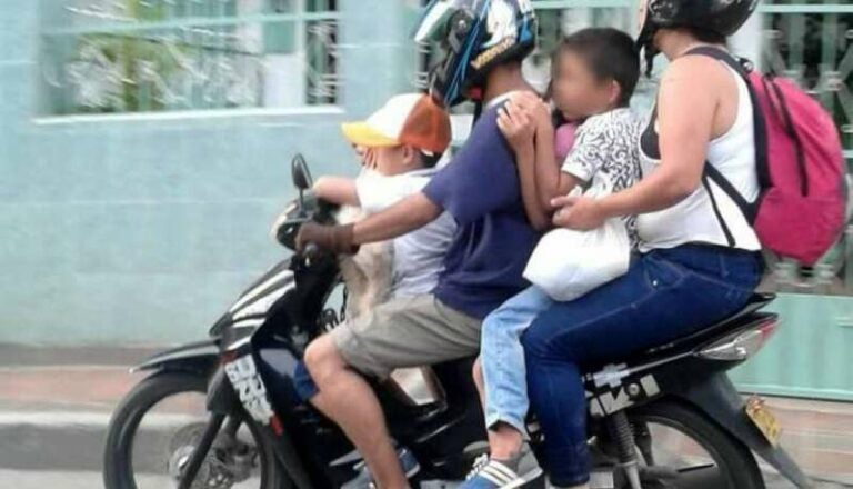 DNVT sancionará a motociclistas que se conduzcan con más de 2 personas