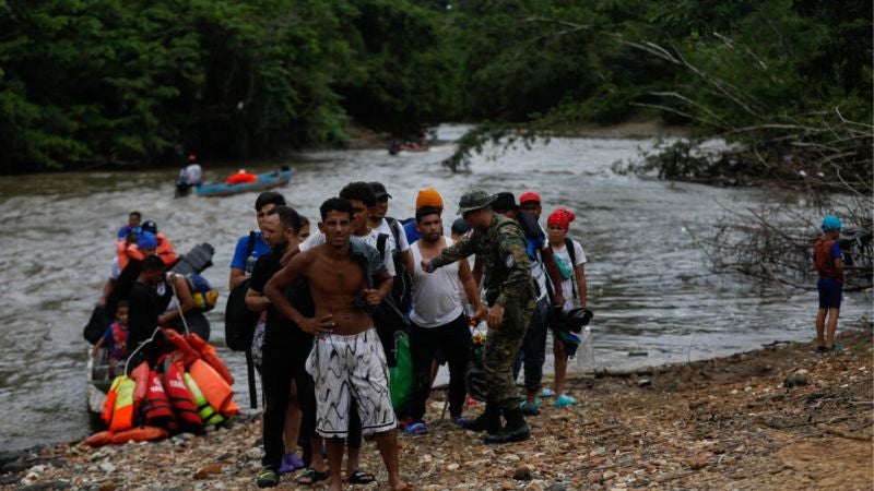 Presidente Panamá promete deportar migrantes