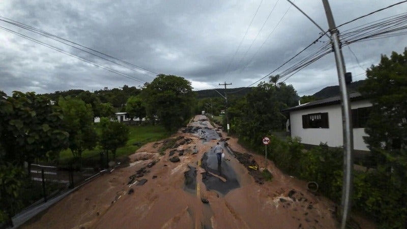 Fuertes lluvias dejan 5 muertos Brasil