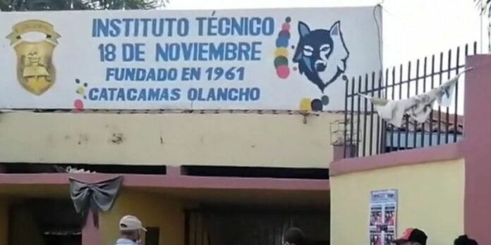 Estudiantes olanchanos se desmayan por altas temperaturas