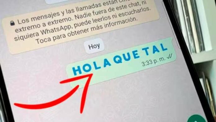 Mensajes de WhatsApp con letras de colores