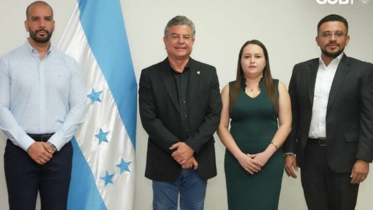 Juramentan la nueva Comisión Interventora del Instituto de la Propiedad