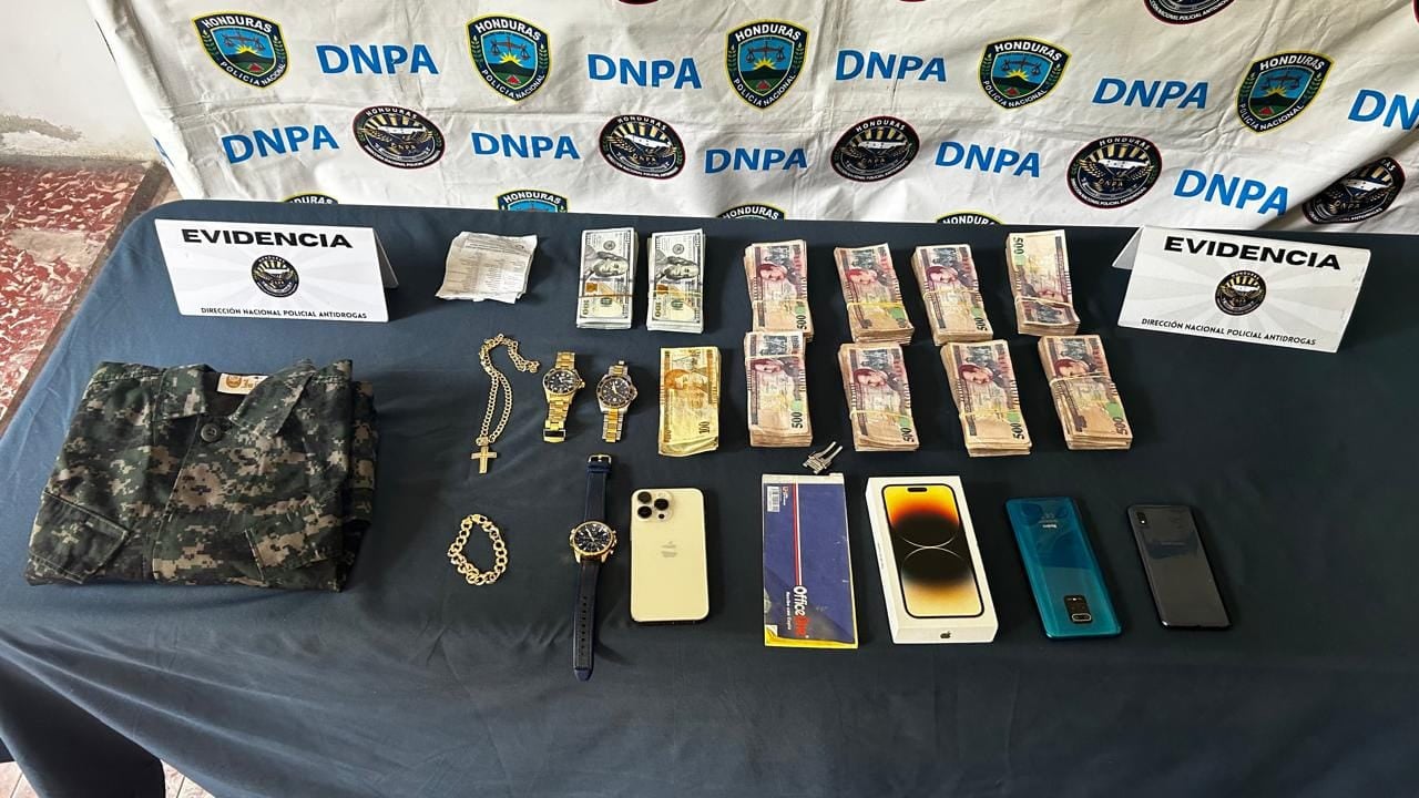 Decomisa mas de 19 mil dólares e indumentaria militar en El Progreso, Yoro