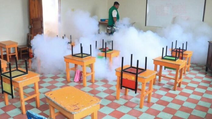 limpieza en centros educativos por dengue