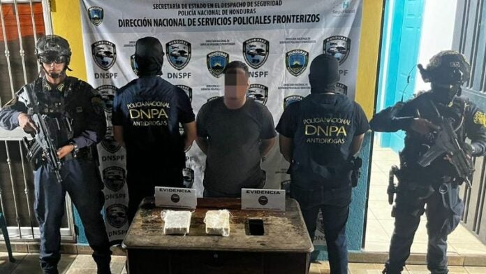 Hombre detenido en Colón