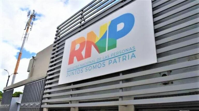 Denuncian demoras de más de un mes en el RNP por caída del sistema