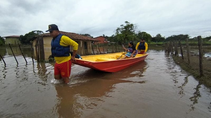 Más de 170 viviendas inundadas se reportan en El Cubulero, Valle