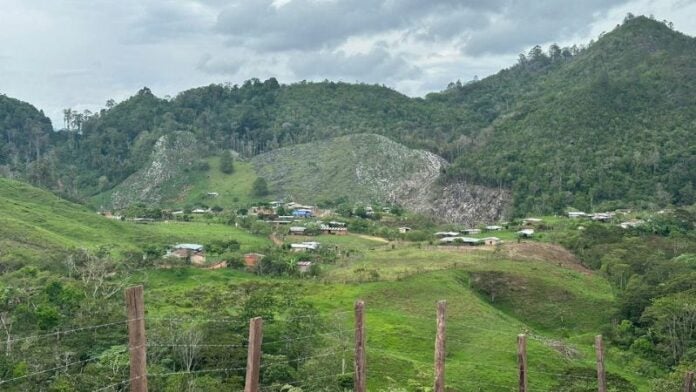 Carreteras clandestinas Sierra Agalta