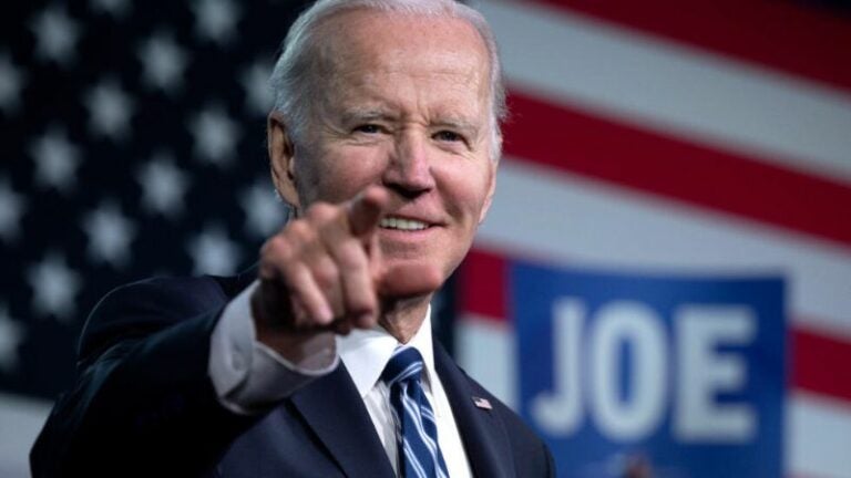 Biden no debería postularse, según el 72 % de votantes