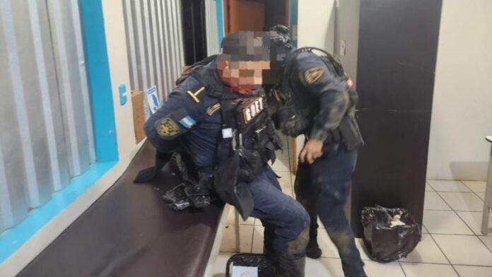 Policía herido