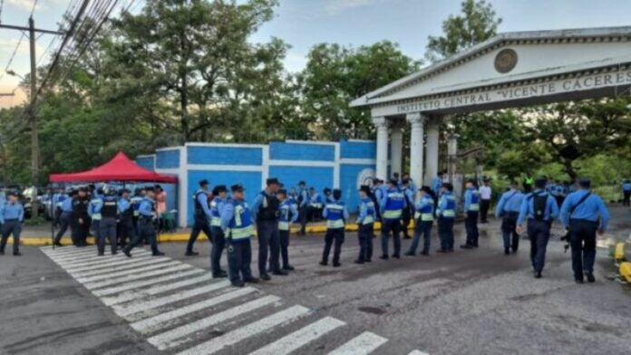 Policías evento golpe de Estado