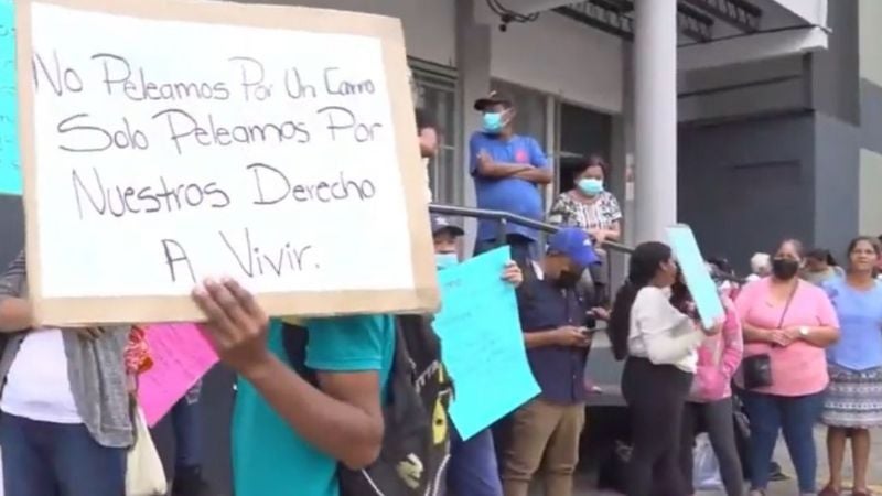 Pacientes renales protestan en el MP
