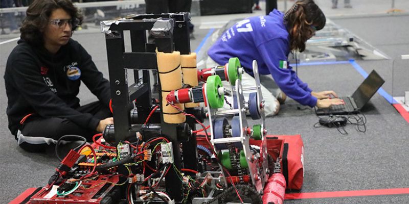 ¡Orgullo Nacional! Estudiantes de la UNAH gana competencia de Robótica en China