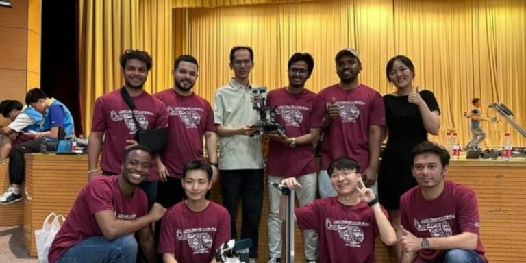 ¡Orgullo Nacional! Estudiantes de la UNAH gana competencia de Robótica en China