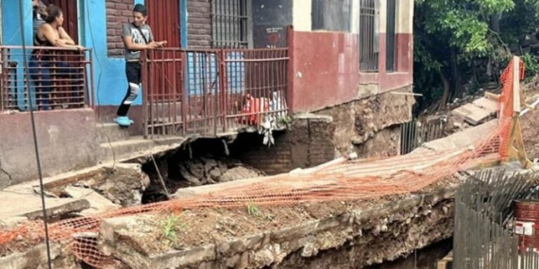 Por lluvias torrenciales Copeco evacúa 10 familias afectadas en TGU