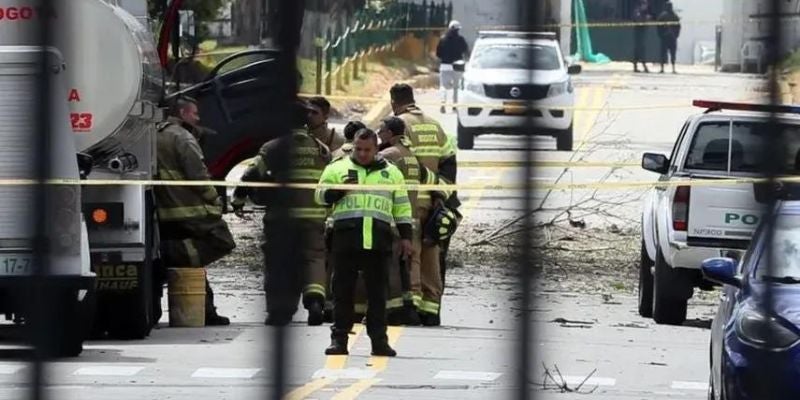 Tres muertos, entre ellos un policía, deja explosión de cochebomba en Colombia