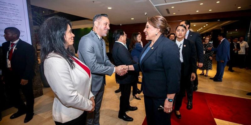 Xiomara Castro llega a Panamá para asistir a la investidura de Mulino