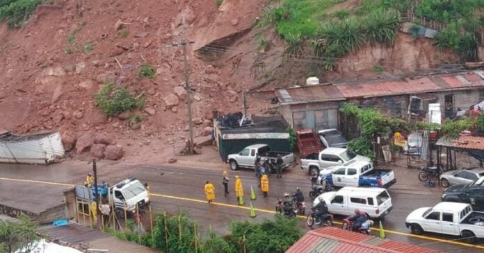 Cierran paso desde col. Los Pinos hasta la terminal de Villa Nueva