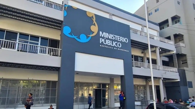 Auto de formal procesamiento policía extrajera $ 20 mil