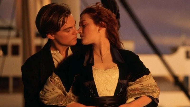 Kate Winslet besar a Leonardo