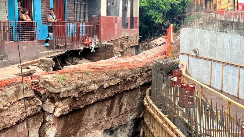 Reubican familias Barrio Morazán TGU