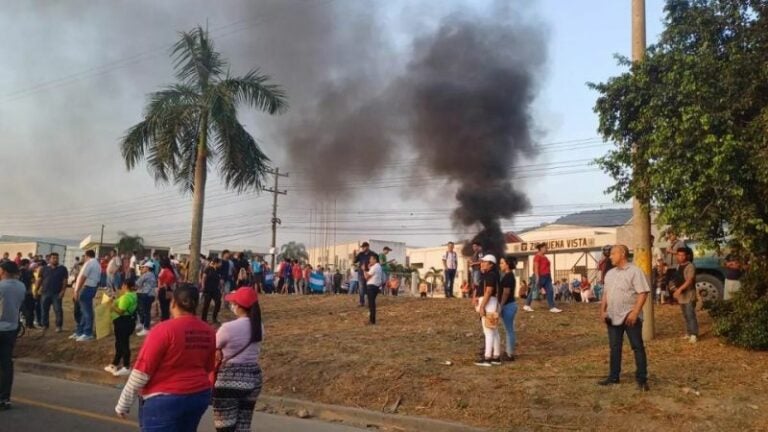 Protestan empleados maquila Delta