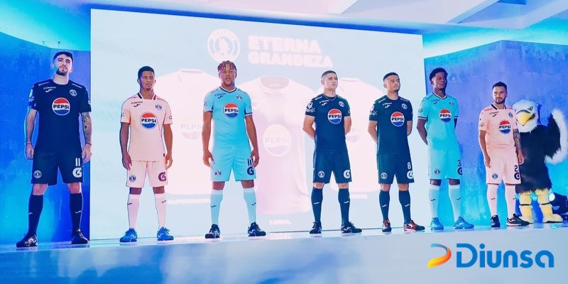 Diunsa y Motagua lanzan oficialmente las nuevas camisetas del ciclón azul