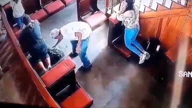 Roban a mujer que rezaba en iglesia