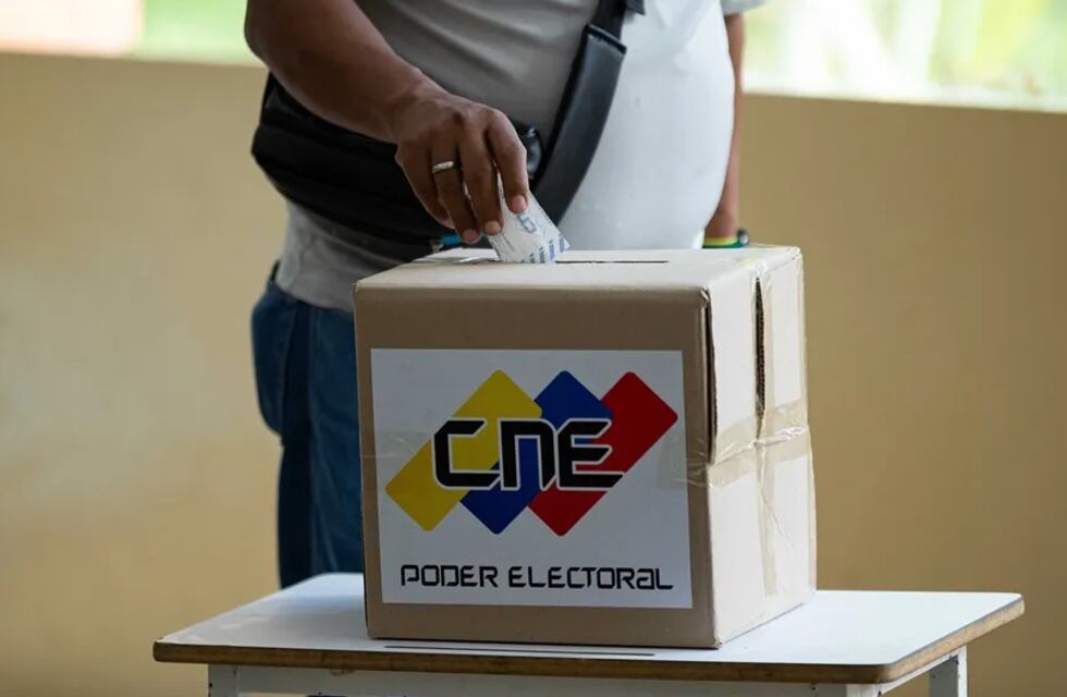Cierran los centros de votación en Venezuela