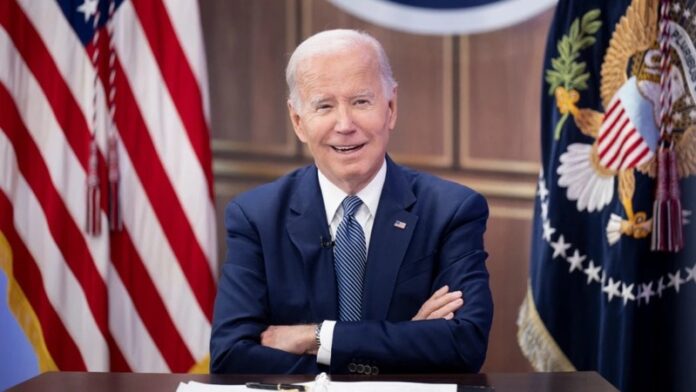 Biden defiende su candidatura en una entrevista