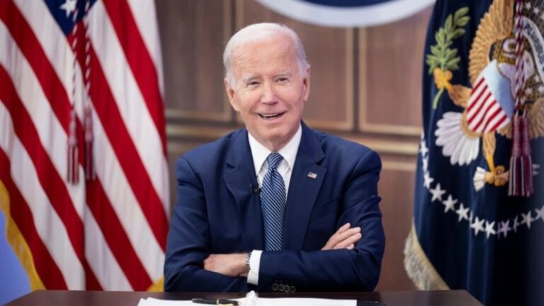 Biden esquiva problema de la edad y defiende su candidatura